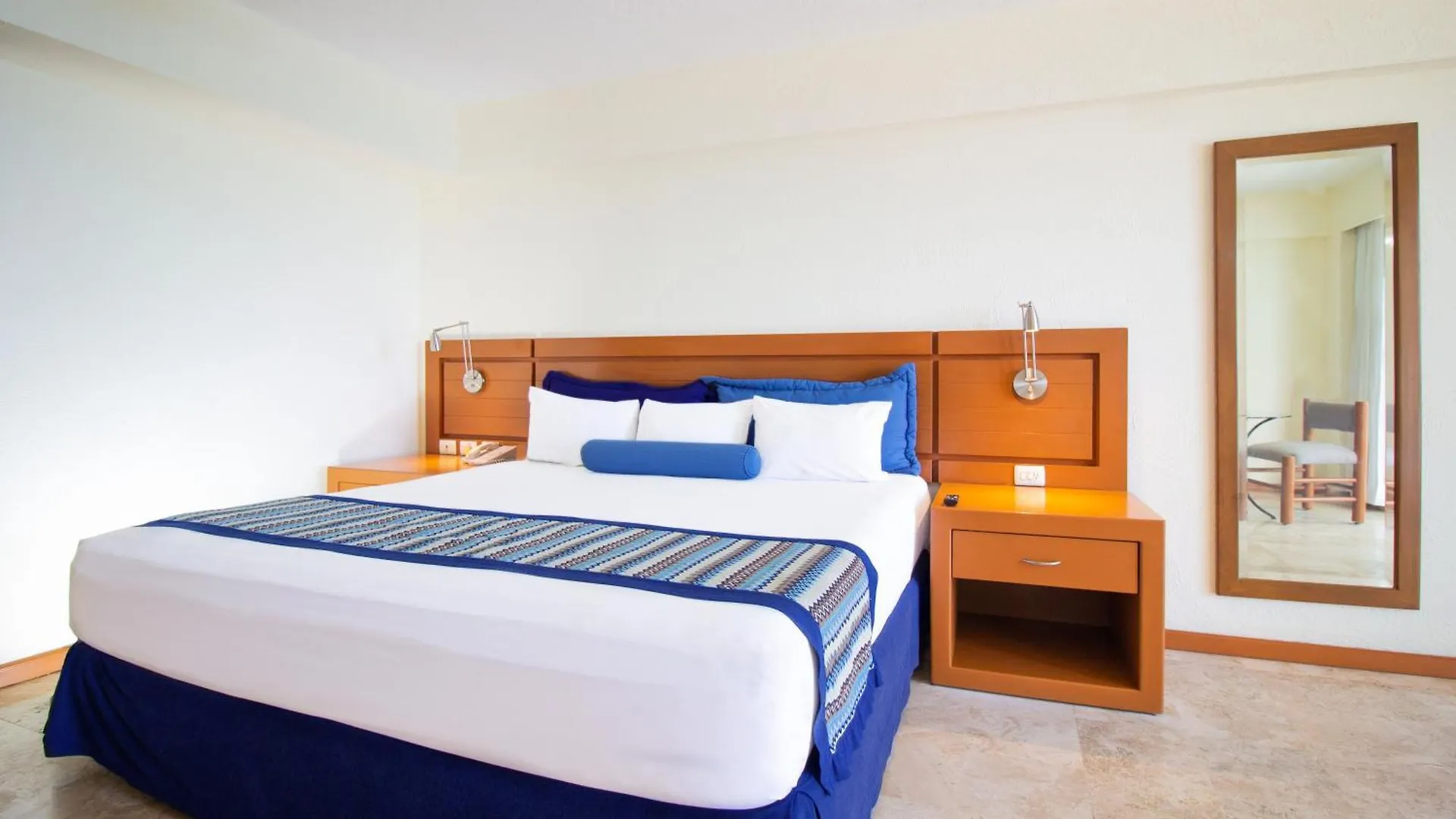 Plaza Pelicanos Grand Beach Resort All Inclusive Puerto Vallarta